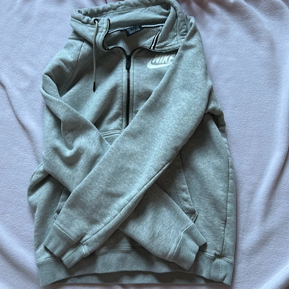 nike,small,gray